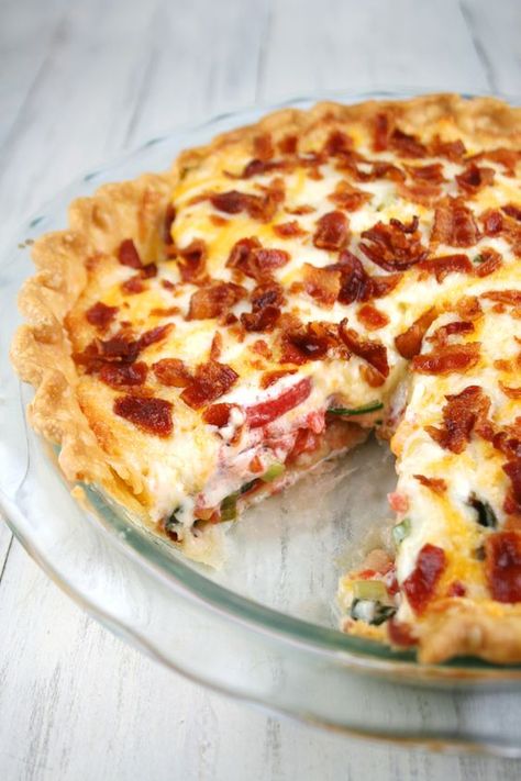 Canadian Flapper Pie 12 Tomatoes, Tomato Pie With Bacon Recipe, Tomato Pie With Bacon, Pies For Dinner, Southern Tomato Pie, Tomato Pie Recipe, Tomato Dishes, 12 Tomatoes Recipes, Fresh Tomato Recipes