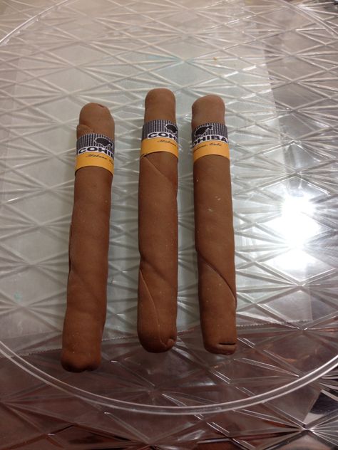 Fondant cigars. Candy Cigars Diy, Chocolate Cigars Diy, Cigars Birthday Party, 40th Birthday Ideas For Men Cigars, Fondant Cigars Tutorial, Birthday Cake For Him, Fondant Tutorial, Cigars, Bday Party