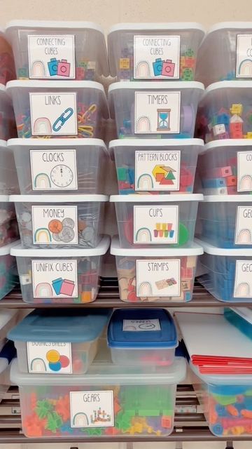 Katie 👩🏼‍🏫 on Instagram: "Summer Project 2 ✅ Anybody else a big fan of labeling all the things? ⠀⠀⠀⠀⠀⠀⠀⠀⠀ Throughout the year I usually add more labels as needed but not this year. By the end of the year these shelves were looking a little ROUGH. One of my first summer projects was printing and laminating missing labels with my @gbc_brand laminator. Organization makes my teacher heart happy! 💕 . . . . . . . . . . . . #gifted #kindergartenteacher #teacherinfluencer #primaryteacherlife #teach Preschool Toy Organization, Classroom Toy Organization, Classroom Table Organization, Daycare Storage, Preschool Storage, My First Summer, Preschool Organization, Rangement Art, Toy Room Organization