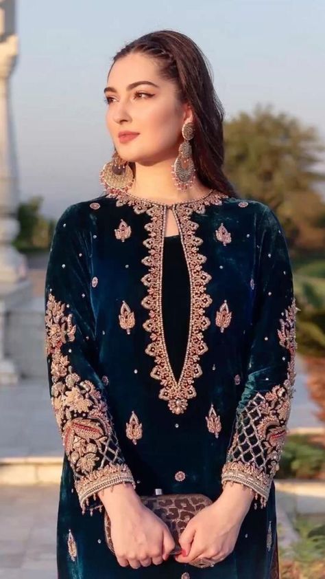 Velvet Dresses Design, Velvet Pakistani Dress, Velvet Suit Design, Desi Clothing, Modern Mehndi, Eastern Wear, Dresses Pakistani, Lawn Dresses, Pakistan Dress