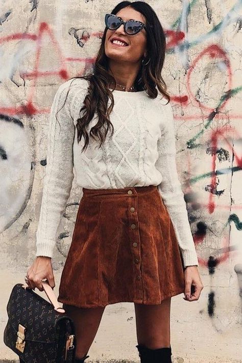 Buttoned Up Cord Skirt Cord Skirt Outfit, Hipster Outfits Fall, Fall Outfits For Teen Girls, Christmas Outfit Ideas, Cord Skirt, Casual Skirt Outfits, Winter Mode, Fall Outfits For Work, Skirt Outfit