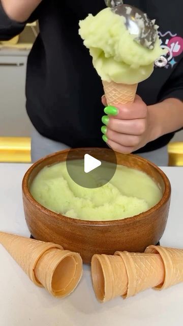 Melon Sorbet, Melon Recipes, English Recipes, Honeydew Melon, Glass Of Water, English Food, The Robot, Heart Health, Honeydew