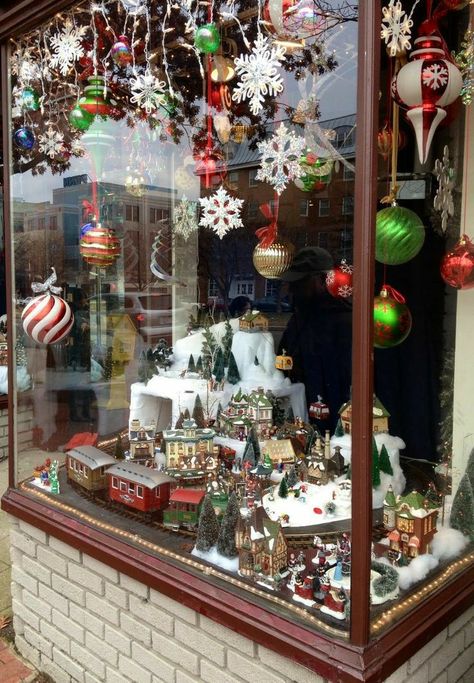 Window Display Ideas, Christmas Shop Window, Xmas Shopping, Christmas Window Display, Store Window Displays, Christmas Window Decorations, Village Display, Christmas Town, 50 Christmas