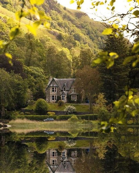 Scottish Cottages, Scottish House, Scottish Homes, Victoria Magazine, Victorian Mansion, Victorian Mansions, Summer Waves, Wave Goodbye, Scottish Castles