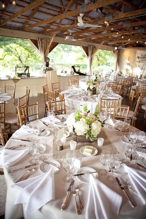 Burlap square in the center of round tables, and burlap runners on farm tables..... Circle Tables, Lilac Wedding Bouquet, Diy Tablecloth, Summer Wedding Diy, Tables Wedding, Rustic Summer Wedding, Burlap Runners, Wedding Table Designs, Tafel Decor