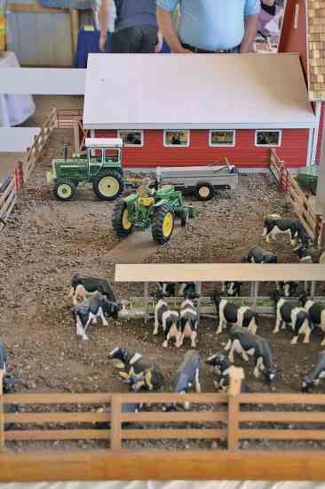 Agritourism Farms, Farm Display, Farm Toy Display, Play Farm, Toy Farm, Farm Show, Toy Barn, Farm Layout, Farm Projects