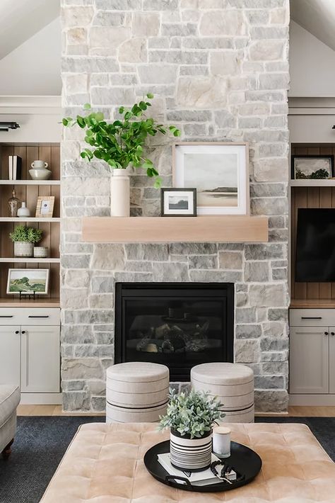 Cottage Fireplace, Stone Fireplaces, Fireplace Built Ins, Farmhouse Fireplace, Fireplace Remodel, Home Fireplace, Fireplace Makeover, Brick Fireplace, Living Room With Fireplace