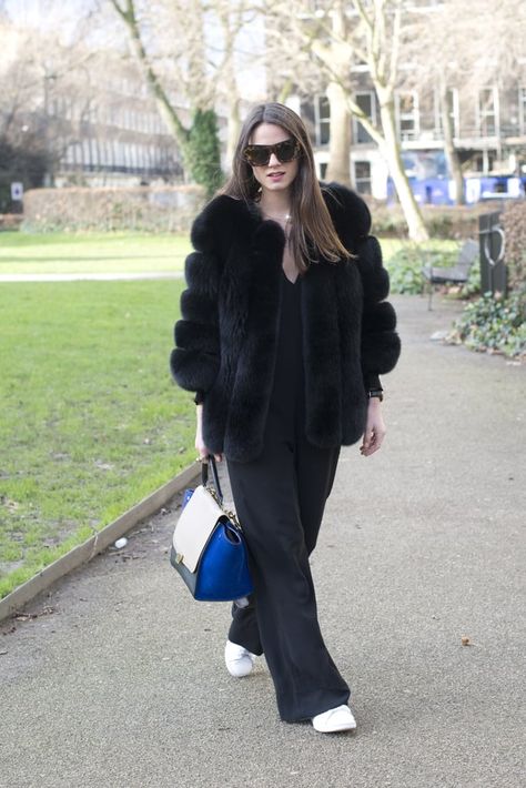 Black Fur Jacket Outfit, Black Fur Coat Outfit, Fur Jacket Outfit, Black Fur Jacket, Street Style 2015, Fur Outfit, Fur Coat Outfit, Black Fur Coat, Coat Outfit