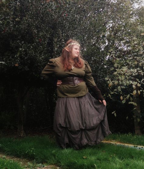 #plussize #fairycore #elfcore #darkfairy #plussizefairycore #elf #mori #witch #witchcore Plus Size Elf Costume, Plus Size Elf Cosplay, Plus Size Elf, Mori Witch, Witchy Cottage, Elf Fairy, Elf Cosplay, Witch Core, Ren Fest