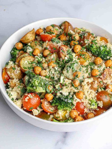 Roasted Potato Quinoa Salad - Munchmeals by Janet Healthy Dinner For Beginners, Hearty Healthy Salads, Munchmeals By Janet, Gut Healthy Vegetarian Recipes, Work Lunch Vegetarian, Vegetarian Dinner Recipes For Family, Quinoa Chickpea Salad, 2024 Meals, 2023 Recipes