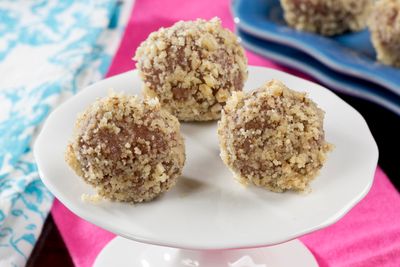 Fudge Balls | MrFood.com Fudge Truffles, Fudge Balls, Cookie Balls Recipe, Mr Food, Homemade Fudge Recipes, Butter Fudge, Homemade Fudge, Fudge Recipe, Chocolate Nuts