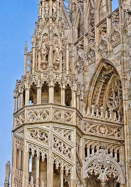 Stare Dwory, Duomo Milan, Milan Duomo, Architecture Cool, Architecture Antique, Milan Cathedral, Istoria Artei, Cathedral Church, Amazing Buildings