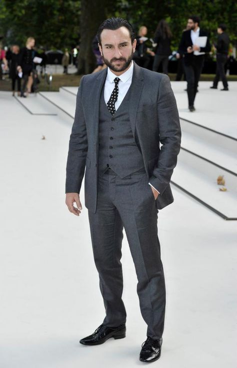 Saif Ali Khan Burberry Runway, Designer Tuxedo, Tuxedo Prom, Mens Fashion Week Street Style, Grey Suits, Indian Groom Wear, Slim Fit Suit Men, Indian Men, Saif Ali Khan