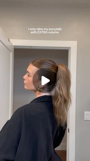 Pull Back Ponytail, Center Part Ponytail, Wide Headband Hairstyles, Hairstyles For Ponytails, Pulled Up Hairstyles, Cool Ponytail Hairstyles, Pull Through Ponytail, Ponytail Makeup, Wellness Queen