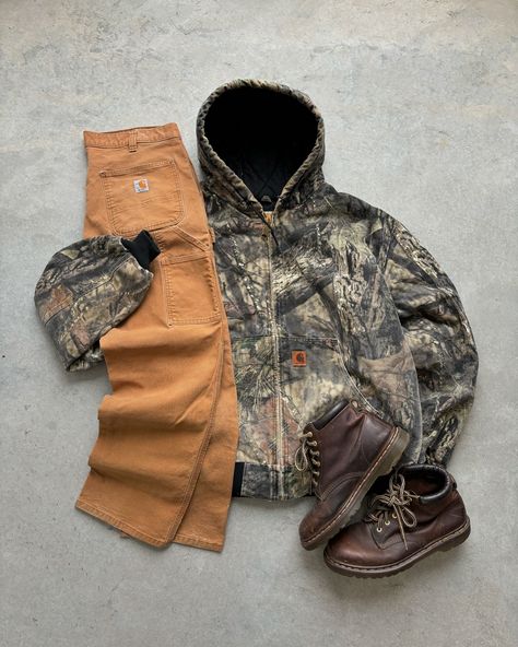 Outfit Inspo for this weeks Camo Drop🍂 - Shop tons of camo styles that will be available this Friday @ 12pm CT - ♻️ Shop Sustainable ☕️ Follow @arete.vintage for more outfit inspo - #outfitinspo #outfitinspiration #style #fitcheck #ootd #realtreecamo #camo Mens Camo Pants Outfit, Camo Outfit Men, Camo Jacket Outfit, Camo Outfit, Basketball Moves, Classy Outfits Men, Mens Casual Outfits Summer, Camo Outfits, Camo Fashion