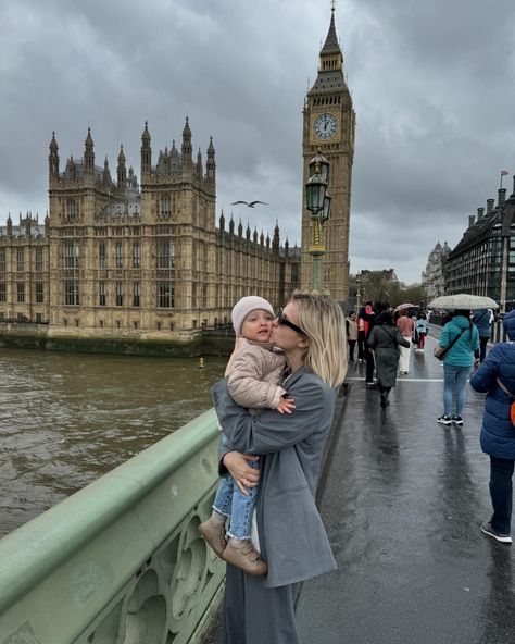 London 🇬🇧part 1 #london #london_city_photo #londoncity #uk #vacation London Mom Aesthetic, Uk Vibes, Uk Vacation, Winter London, London Kids, London Family, Instagram London, London Baby, Dream Board