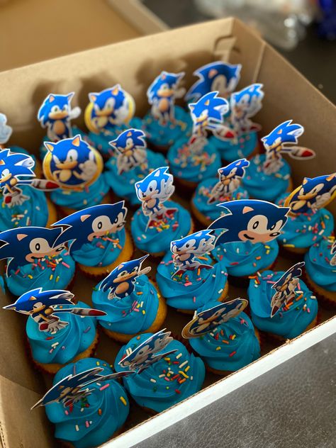 Sonic Cupcakes For Boys, Cupcake Sonic, Sonic The Hedgehog Cupcakes, Pastel Sonic, Hedgehog Cupcake, Sonic Birthday, Party Boy, Sonic 3, Boy Party