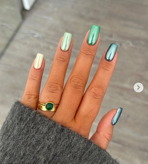 Ombre Chrome Nails, Sophisticated Nails, Unghie Sfumate, Fun Summer Nails, Chrome Nails Designs, September Nails, Fancy Nails, Chrome Nails, Green Nails