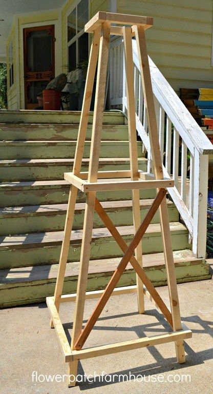 Diy Garden Trellis, Garden Obelisk, Wood Garden, Diy Garden Furniture, Garden In The Woods, Diy Garden Projects, Garden Trellis, Easy Garden, Garden Structures