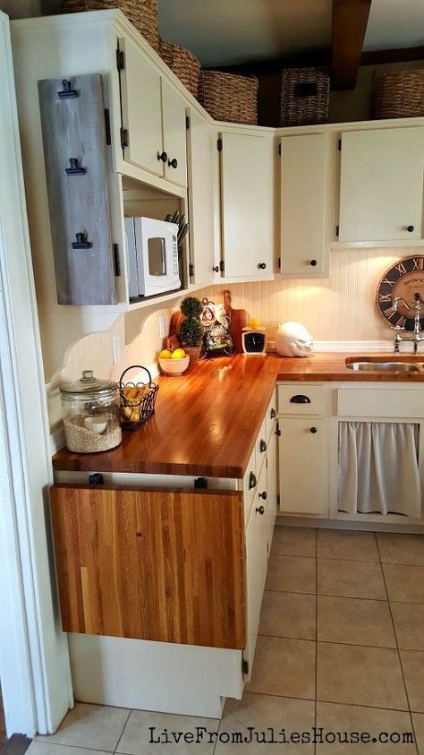 LOVE this flip up extra counter space! NEED! WANT! must have! Diy Kitchen Makeover Ideas, Diy Home Decor For Apartments, Cottage Kitchen Design, Budget Kitchen Remodel, Kitchen Diy Makeover, Diy Budget, Trendy Kitchen, Kitchen Redo, Kitchen On A Budget