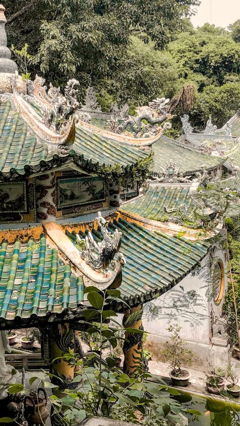 Vietnam Architecture Traditional, Chinese Temple Aesthetic, Southeast Asian Aesthetic, Exam Moodboard, Vietnamese Temple, Vietnam Temple, Peaceful Photos, Vietnam Architecture, Genshin Design