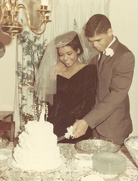 Vintage Black Love, Black Love Images, American Wedding Dress, Brides Dress, African American Weddings, Vintage Wedding Photos, Beautiful Beach Wedding, Women Bride, Vintage Black Glamour