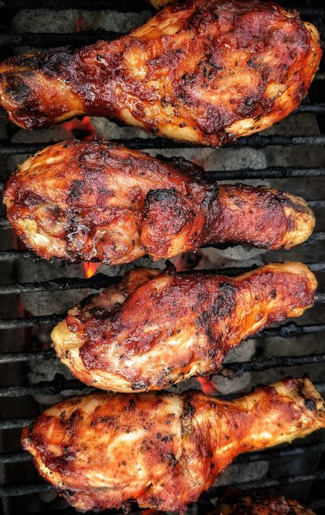 [Homemade] Seared and Grilled Spicy BBQ Chicken Spicy Bbq Chicken, Weber Recipes, Chicken Food Recipes, Bbq Meats, Turkey Drumsticks, Smoked Turkey Legs, Grilling Recipes Sides, Grilled Foods, Chicken And Chips