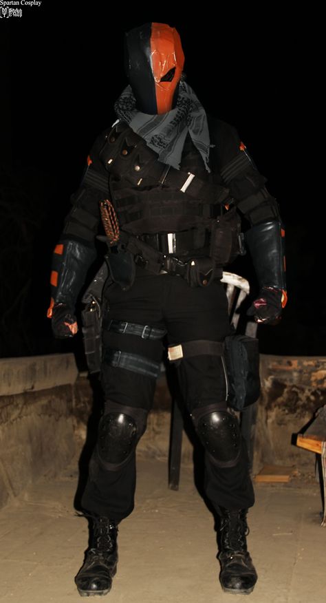 Deathstroke cosplay                                                                                                                                                                                 More Deathstroke Cosplay, Dc Deathstroke, Armadura Ninja, Deathstroke The Terminator, Armadura Cosplay, Cosplay Pictures, Armor Clothing, Dc Comics Wallpaper, Superhero Cosplay