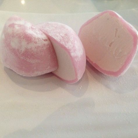 Mochi Recipe, Pink Foods, Think Food, Japanese Snacks, Kawaii Food, Cute Desserts, Puddings, Food Obsession, Cafe Food