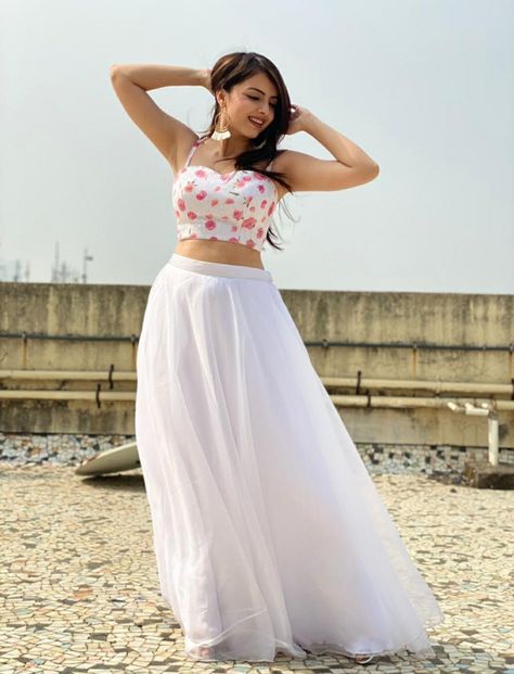 Top Long Skirt, Shrenu Parikh, Kulfi Recipe, Hipster Girl, Dresses Diy, Girls Dresses Diy, Royalty Aesthetic, Kurti Designs Latest