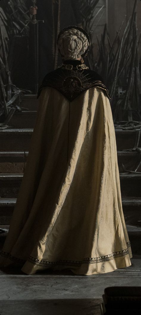 Rhaenyra Targaryen Costume, Rhanyera Targaryen, Rhaenicent Aesthetic, Rhaenyra Wallpaper, Rhaenyra Targaryen Wallpaper, Rhaenyra And Alicent, Targaryen Wallpaper, Targaryen Dynasty, Coronation Gown