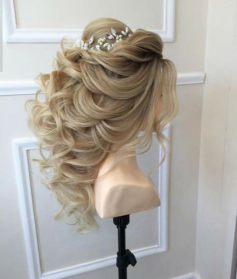 Wedding Collage, Pageant Hair, Hairstyles Design, Wedding Updos, Bridesmaid Duties, Bridal Hair Inspiration, Rapunzel Hair, Elegant Wedding Hair, Quince Hairstyles