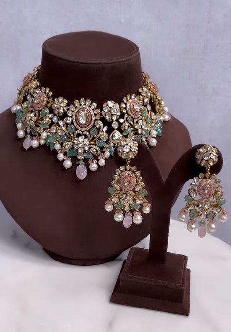 Victorian Jewelry Necklace, Indian Wedding Jewelry Sets, Bridal Necklace Designs, Indian Bridal Jewelry Sets, Bridal Jewellery Design, Fancy Jewellery Designs, Gold Bridal Jewellery Sets, Jewelry Set Design, Beaded Necklace Designs