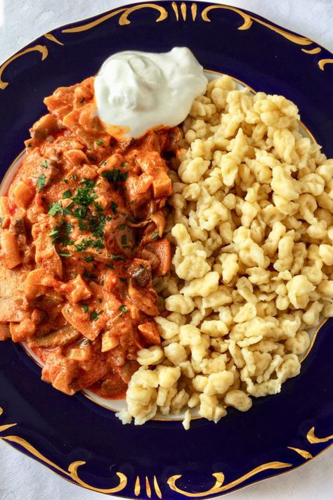 Hungarian Spaetzle Recipes, Hungarian Paprikash Vegetarian, Hungarian Recipes Vegetarian, Vegetarian Hungarian Recipes, Paprikash Vegetarian, Vegan Hungarian Recipes, Vegetarian Paprikash, Mushroom Paprikash, Paprikash Recipe