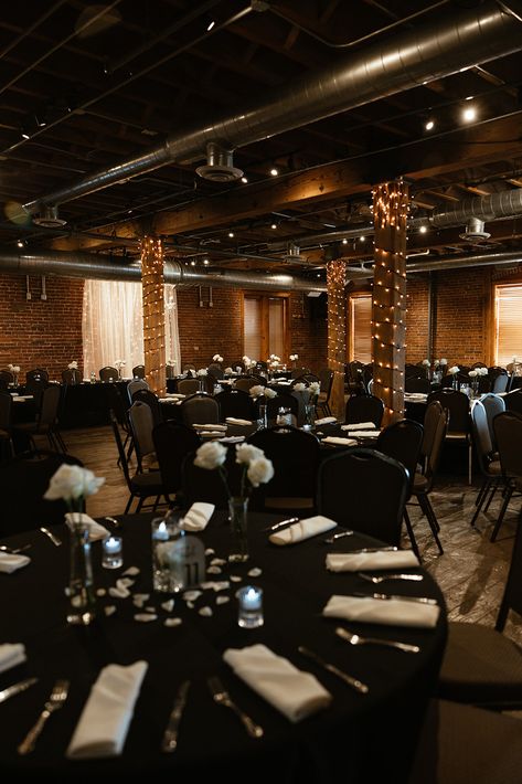 All Black Wedding Reception Decor, Black Wedding Ideas Decor, Wedding Venue Ideas Cheap, Black And White Barn Wedding, Gala Decor, Pastor Anniversary, Gala Decorations, Black Wedding Decorations, Black And White Wedding Theme