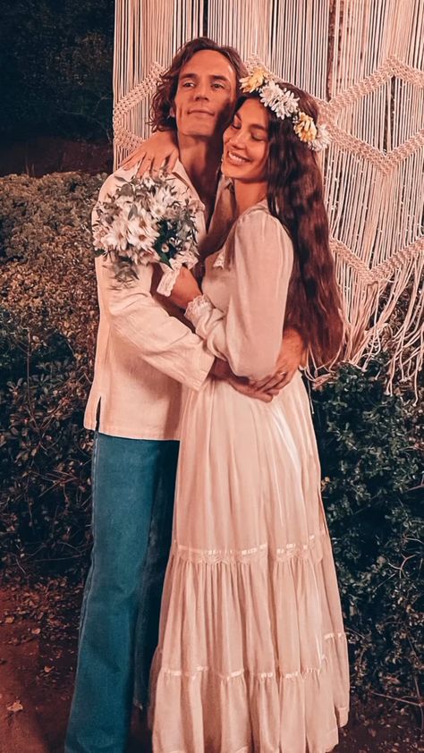 Daisy Jones Wedding, Hippie Bride, Hippie Wedding, Daisy Jones, Fifties Fashion, Manifesting Abundance, Wedding Vibes, This Is Love, Boho Bride