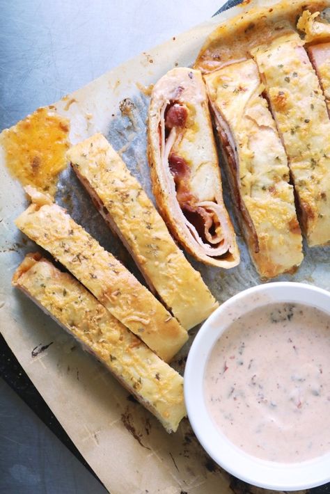 Turkey Calzone, Turkey Stromboli, Turkey Bacon Recipes, Cheese Stromboli, Stromboli Recipe Easy, Turkey Club, Stromboli Recipe, Chipotle Ranch, Frozen Bread Dough