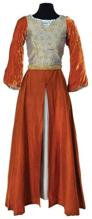 Lucy Pevensie's Cair Paravel dress from The Chronicles of Narnia: Prince Caspian. Narnia Outfits, Narnia Dresses, Narnia Lucy, Narnia Aesthetic, Lucy Costume, Narnia Costumes, Cair Paravel, Fandom Unite, Lucy Pevensie