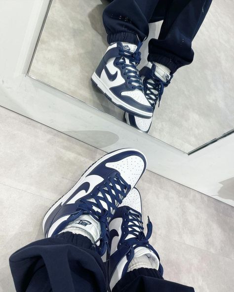 Nike Shoes Girls, Dr Shoes, Nike Dunk High, Pretty Shoes Sneakers, All Nike Shoes, Shoes Outfit Fashion, Cute Nike Shoes, Cute Nikes, Navy Leather