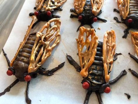 Bug Food Ideas, Bug Dessert Ideas, Cicada Party, Bug Treats, Bug Party Food, Muffins Decorados, Coraline Party, Bug Food, Bug Cupcakes