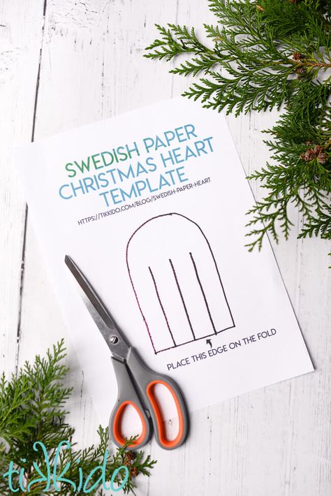 Swedish paper heart template Swedish Heart Ornament, Swedish Woven Heart Paper Craft, Swedish Felt Heart, Swedish Christmas Crafts For Kids, Woven Heart Craft, Swedish Hearts Pattern, Woven Paper Hearts, Swedish Christmas Crafts, Swedish Crafts For Kids