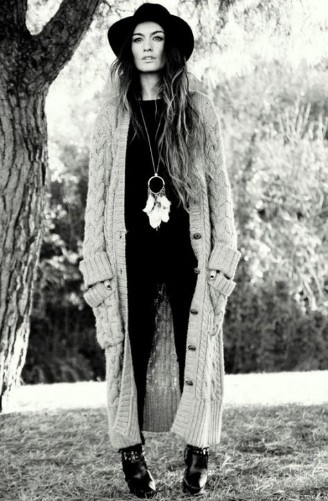 Bohemian Style Winter, Look Hippie Chic, Look Boho Chic, Boho Chique, Boho Mode, Women Long Cardigan, Mode Hippie, Stil Boho, Gilet Long