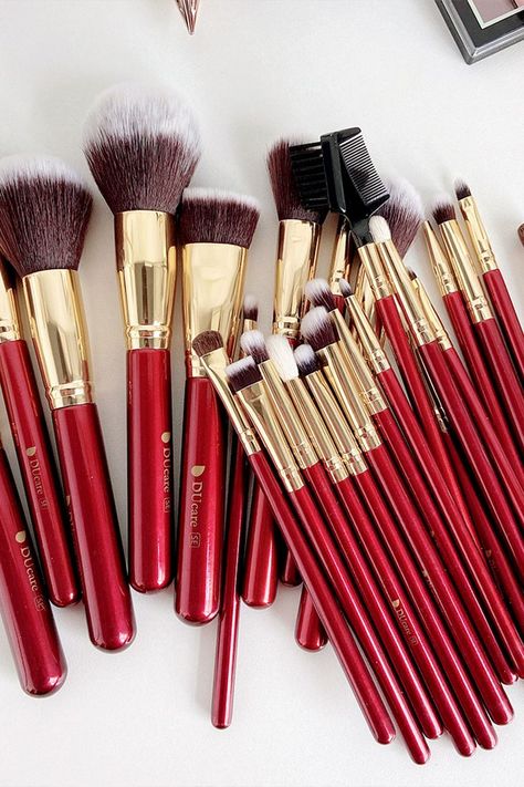 Complete Makeup, Cosmetics Store, Korean Eye Makeup, Eye Makeup Techniques, Powder Contour, Makeup Brushes Set, Makeup Brush Set Professional, Brush Makeup, Fancy Makeup