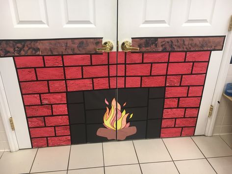 Construction Paper Fireplace, Fireplace Door Decoration, Holiday Classroom Door Decorations, Fireplace Classroom, Harry Potter Fireplace, Giant Decorations, Disney Shadow Box, Holiday Classroom Doors, Classroom Vibes