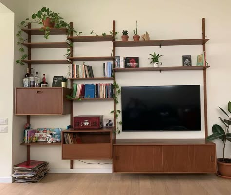 Mid Century Wall Unit With Tv, 70s Shelves, Mid Century Tv Wall, Iron Furniture Design, House Bedroom Ideas, Snug Room, Apartment Decorating Living, Shelf Decor Living Room, Indian Home Interior