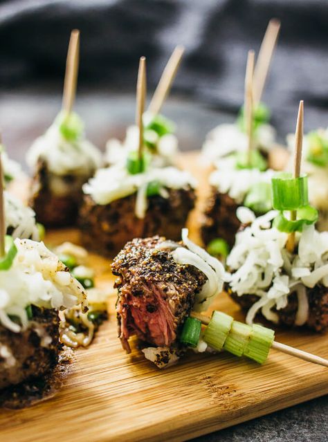 Food To Feed A Crowd, Recipes To Feed A Crowd, Peppered Steak, Steak Appetizers, Beef Appetizers, Corn Dog Muffins, Small Bites Appetizers, Ideas For Food, Skewer Appetizers