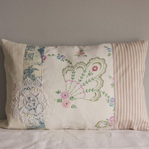 Roxy Creations Roxy Creations, Making Pillows, Embroidered Pillows, Embroidery Blue, Embroidery Tools, Blue Lilac, Embroidery Transfers, Chic Pillows, Embroidery Patterns Vintage