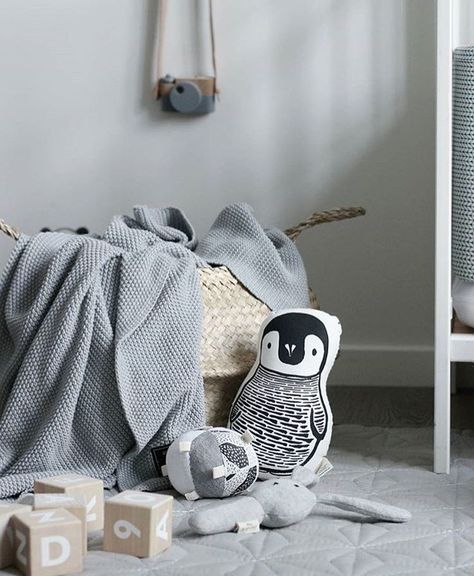 Sooo cozy!! Wee Gallery Penguin nursery friends sitting comfy in this beautiful nursery  by @sofieweinreichengell (thanks for letting me share this) Arctic Bedroom, Arctic Nursery Theme, Arctic Nursery, Penguin Pillow, Penguin Nursery, Black And White Lion, Fun Nursery, Nursery Theme, Special Kids