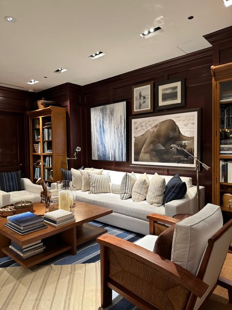 Ralph Lauren Home Exterior, Ralph Lauren Home Style Interior Design, Ralph Lauren Family Room, Ralph Lauren Aesthetic Living Room, Ralph Lauren Style Living Room, Ralph Lauren Style Bedroom, Ralph Lauren Room Aesthetic, Ralph Lauren Library, Ralph Lauren Style Interiors