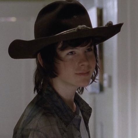 Carl grimes Carl Grimes Season 7, Carl The Walking Dead, The Walking Dead Tv, Chandler Riggs, Fear The Walking, Carl Grimes, That Smile, Andrew Lincoln, Daryl Dixon